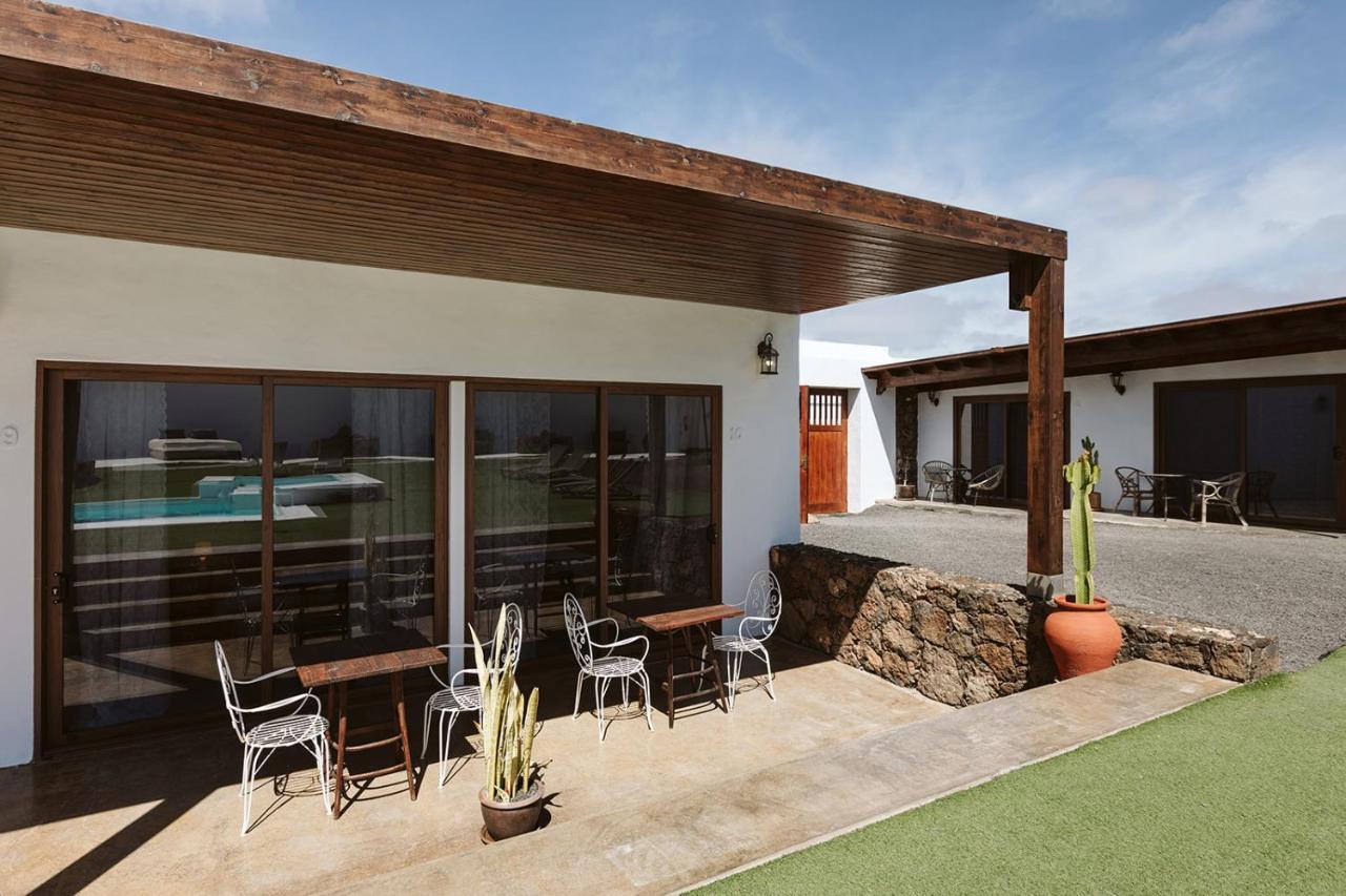 Hotelito Rural Flor De Timanfaya Тинахо Екстериор снимка