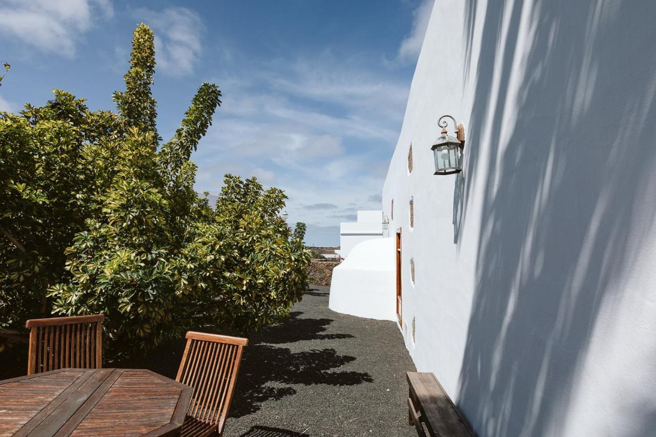 Hotelito Rural Flor De Timanfaya Тинахо Екстериор снимка