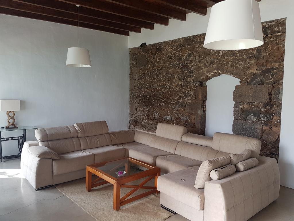 Hotelito Rural Flor De Timanfaya Тинахо Екстериор снимка