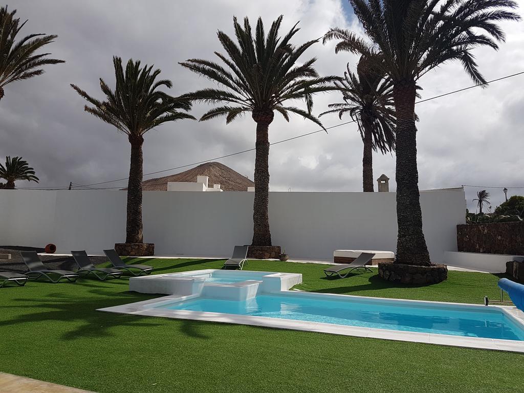 Hotelito Rural Flor De Timanfaya Тинахо Екстериор снимка