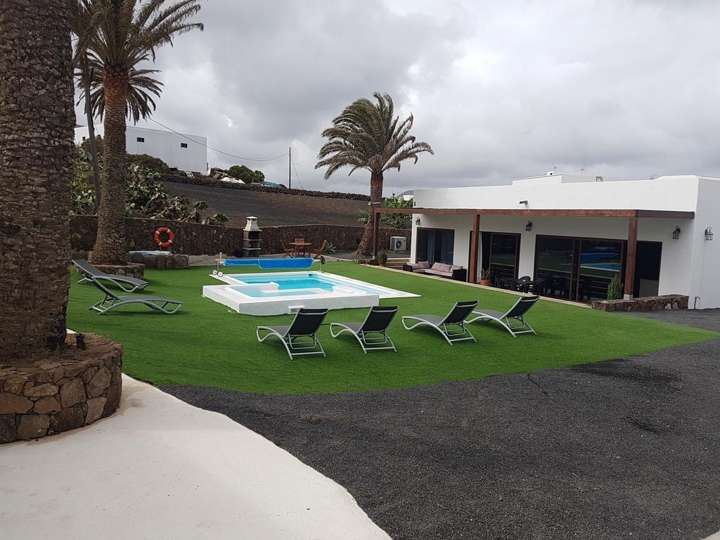 Hotelito Rural Flor De Timanfaya Тинахо Екстериор снимка