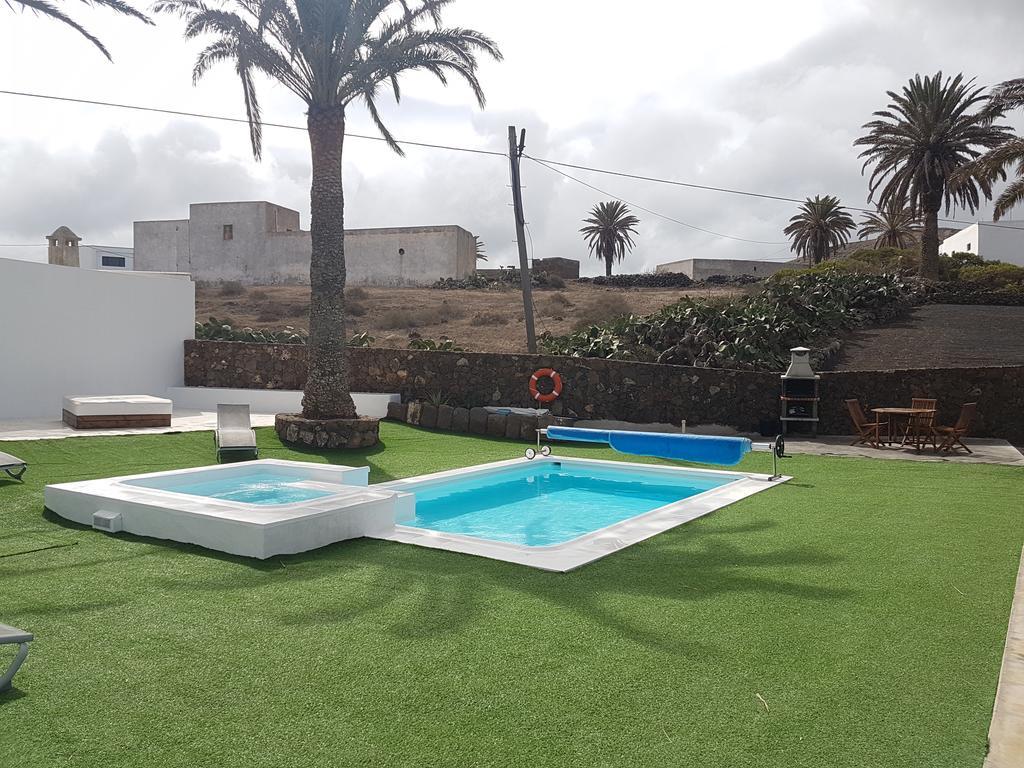 Hotelito Rural Flor De Timanfaya Тинахо Екстериор снимка