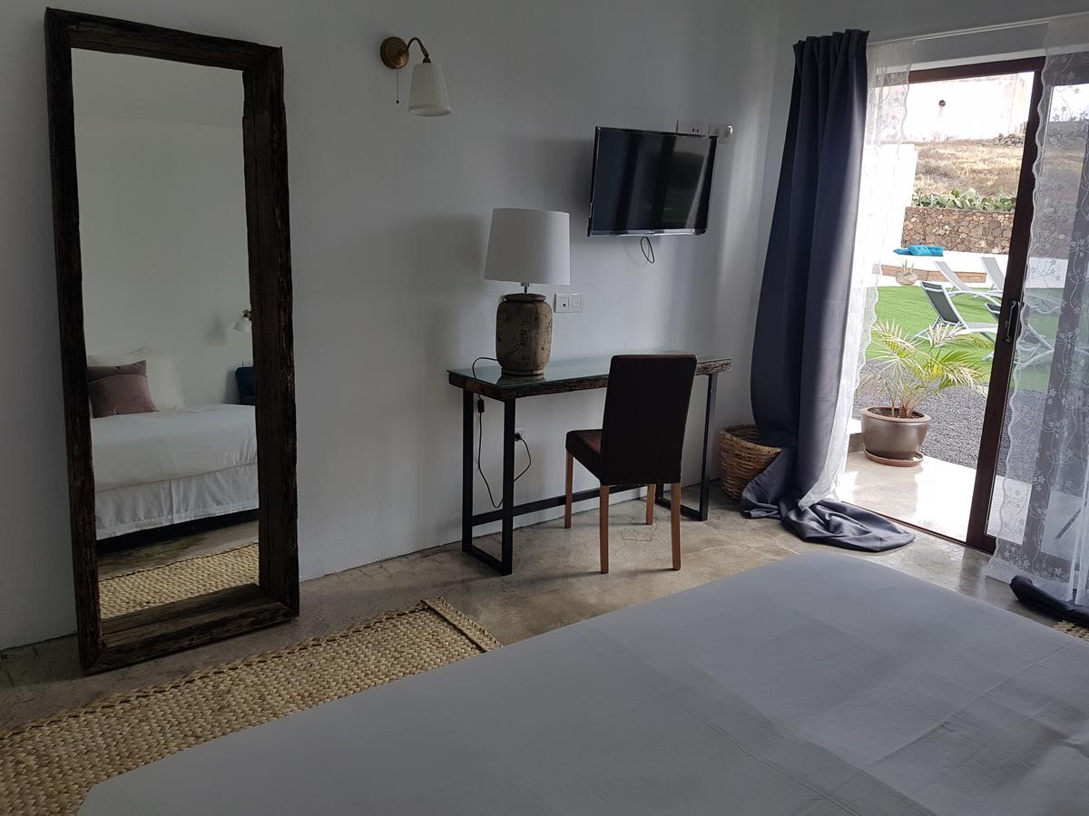 Hotelito Rural Flor De Timanfaya Тинахо Екстериор снимка