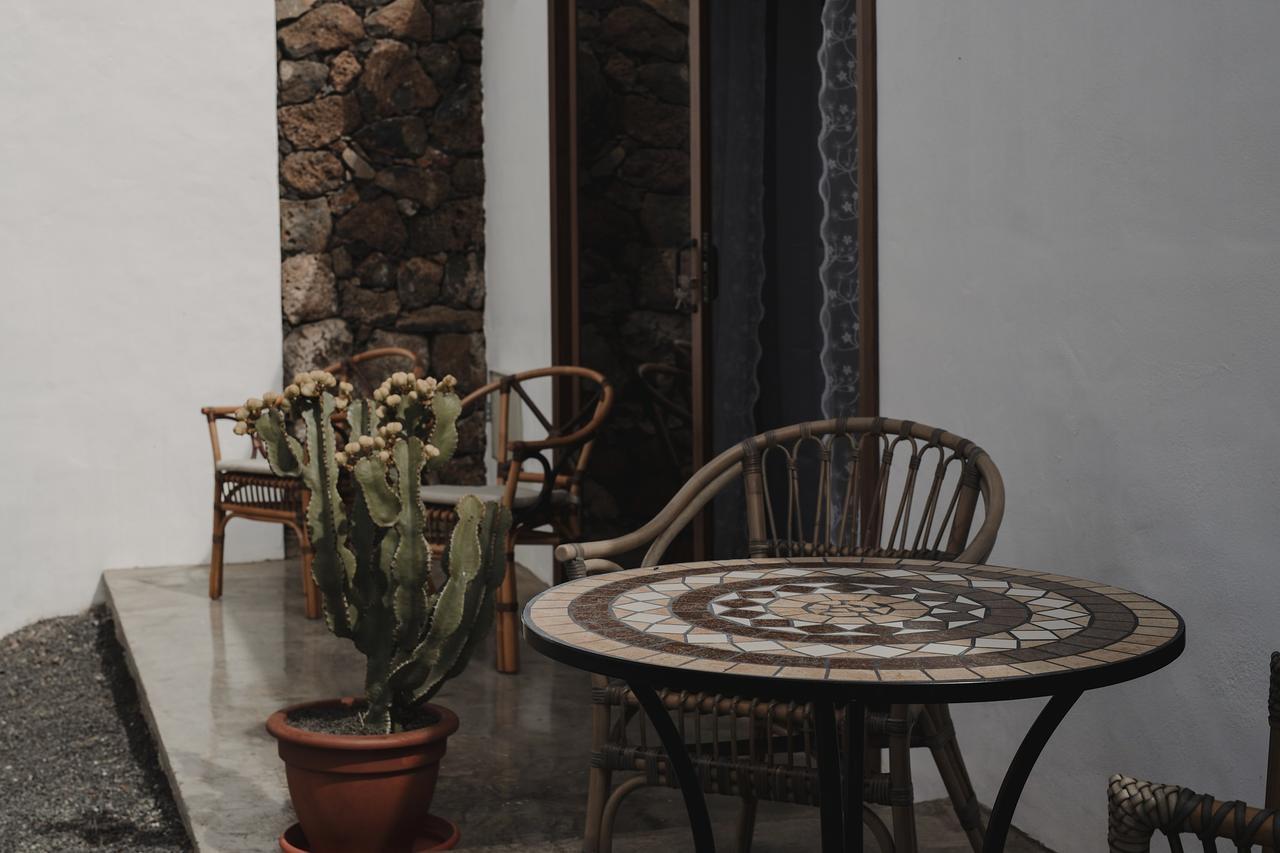 Hotelito Rural Flor De Timanfaya Тинахо Екстериор снимка